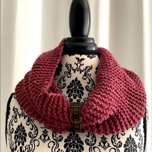 Simply Noelle purple knitted scarf eggplant magenta leather belt accent